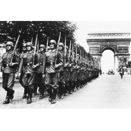 รองเท้าทหารที่ขายดีที่สุดในตลาดเยอรมันมีลักษณะอย่างไร?