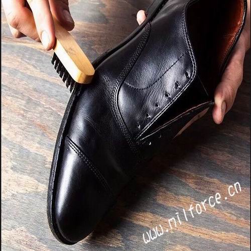 ফুল গ্রেইন চামড়ার বুট কিভাবে রক্ষা করবেন？