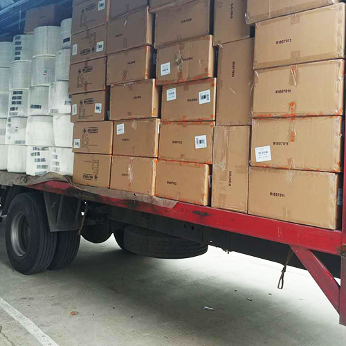 Paano nanggagaling ang mga bota ng militar mula sa pabrika patungo sa mga customer?